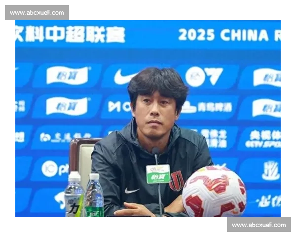 徐正源场边狂挠头！蓉城绝平丢登顶良机，争冠只剩理论希望？